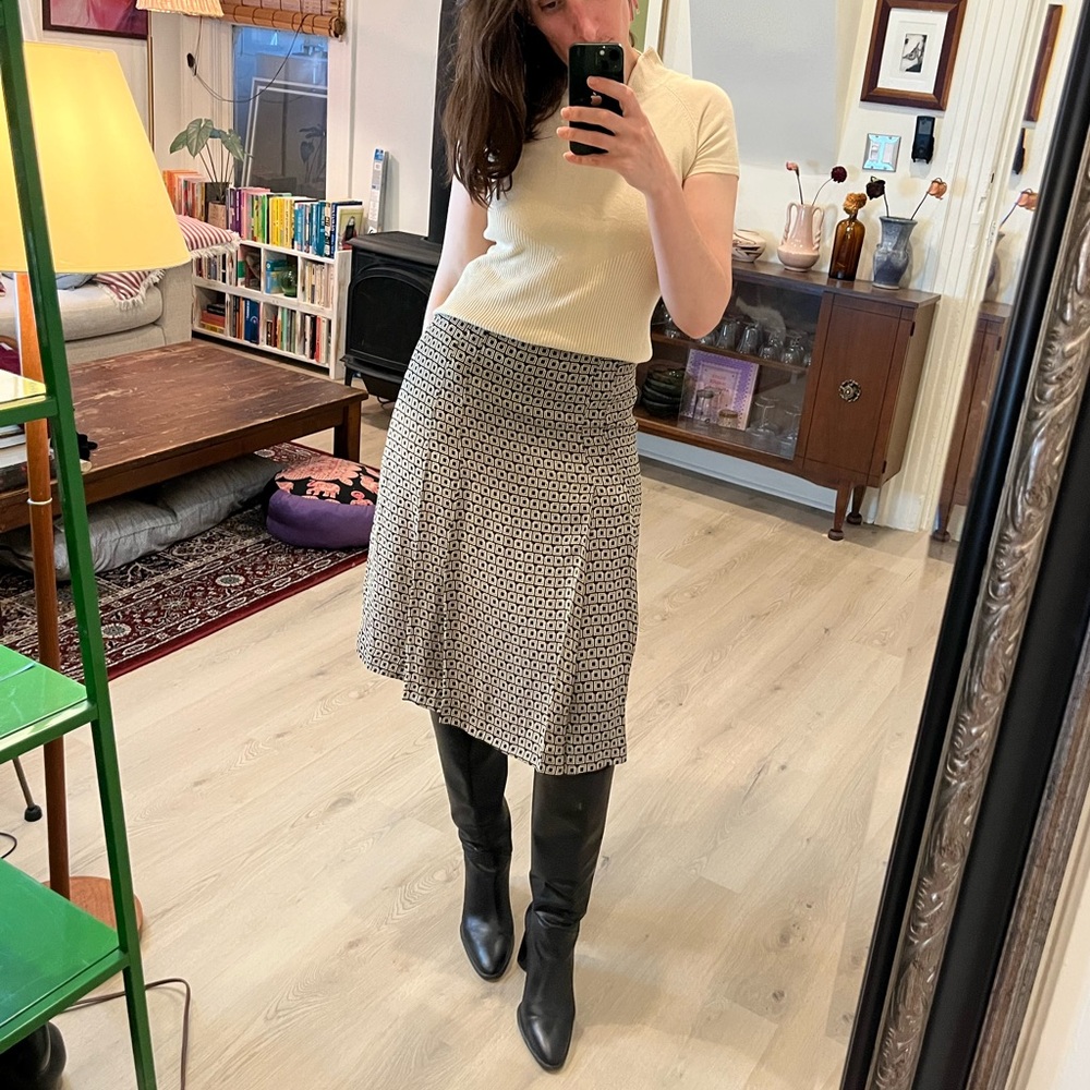 Elegant Black and White Patterned Skirt